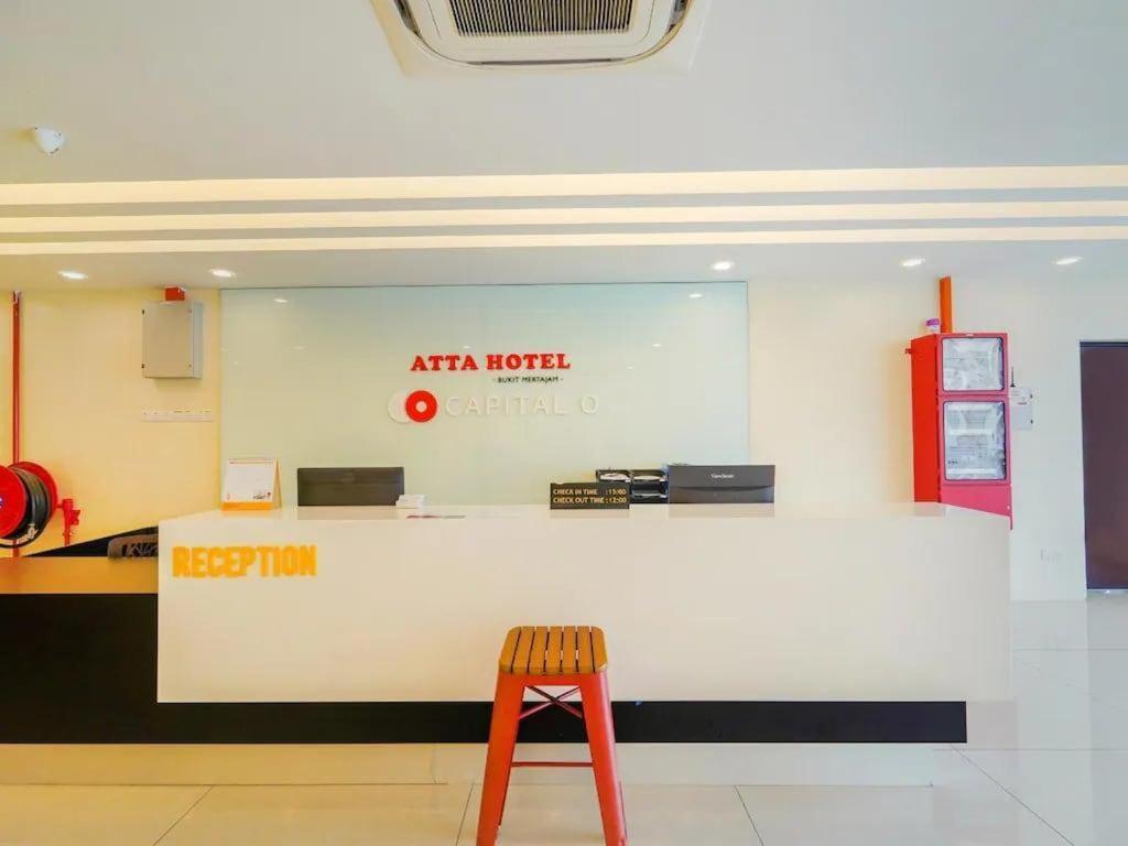 Hotel Oyo 90975 Atta 2*